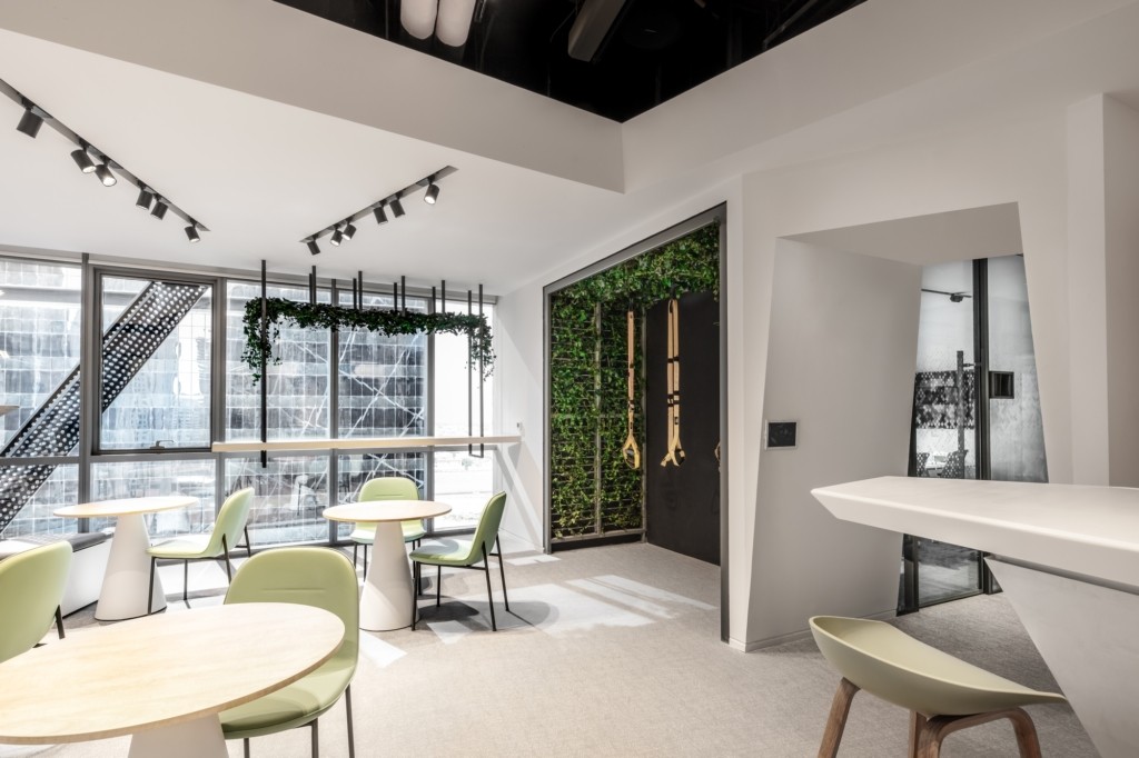 560平方米業(yè)務(wù)管理公司辦公室設(shè)計(jì)