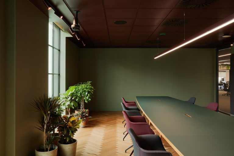 380平米營銷公司辦公室裝修設計