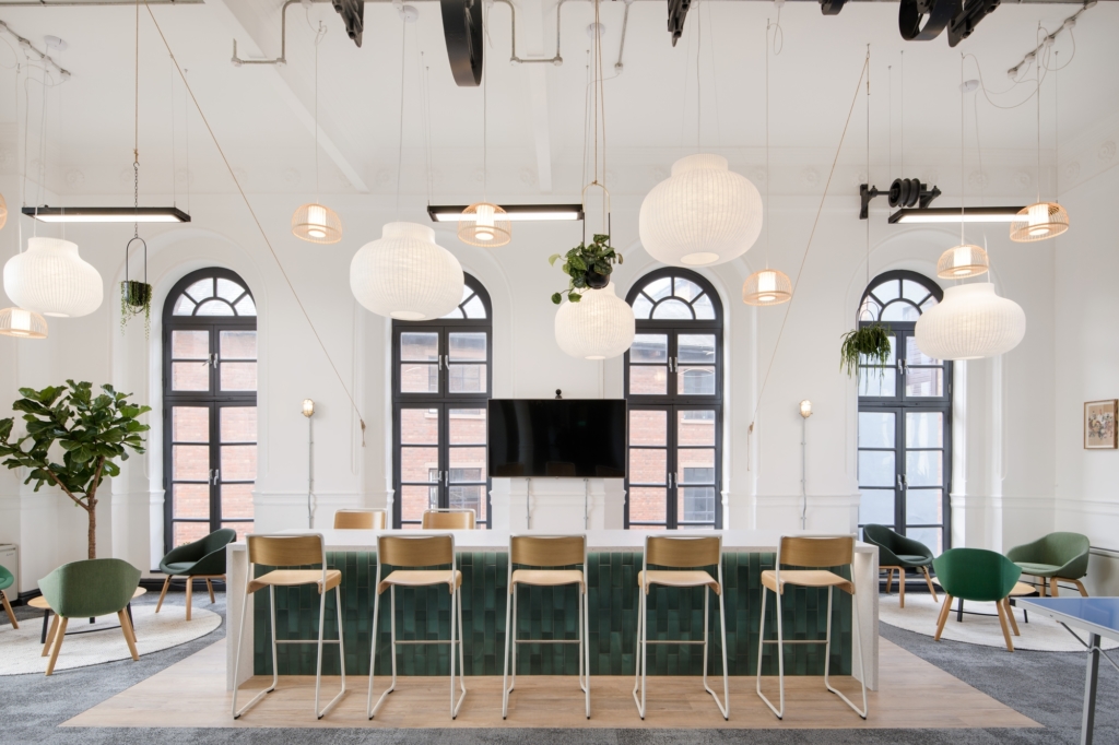 380平米生物公司辦公室裝修設(shè)計(jì)