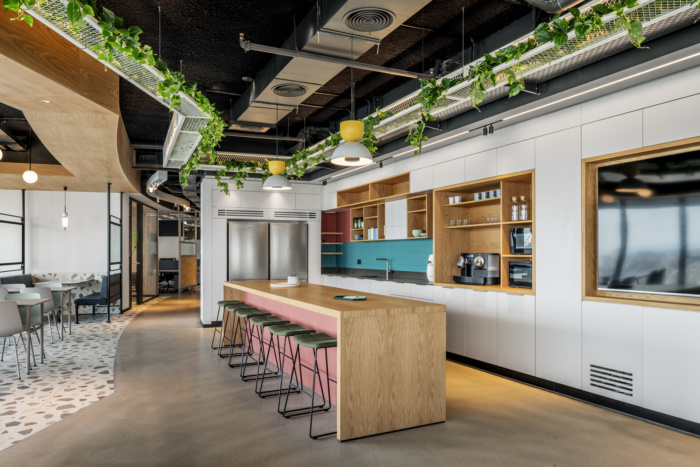 860平米設(shè)計(jì)事務(wù)所辦公室裝修案例