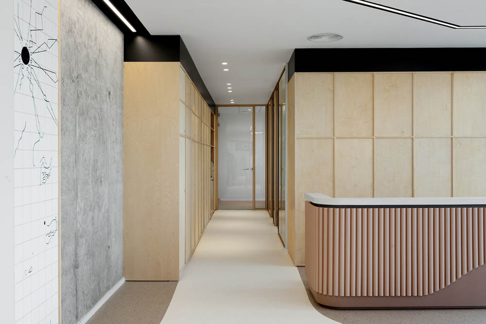 700平米鄭州醫藥公司辦公場所裝修設計