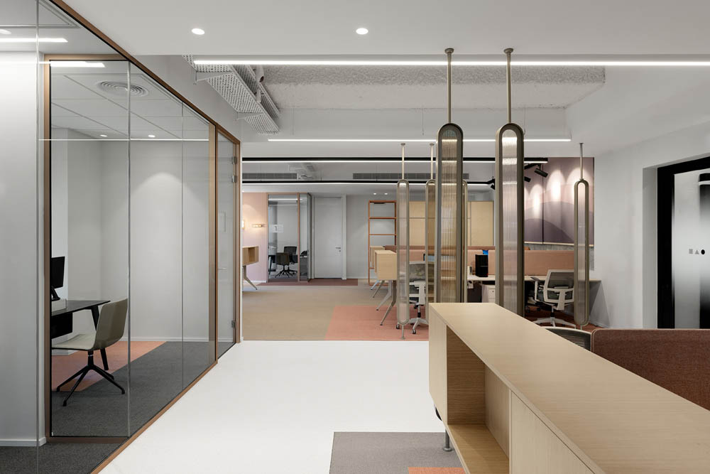 700平米鄭州醫藥公司辦公場所裝修設計